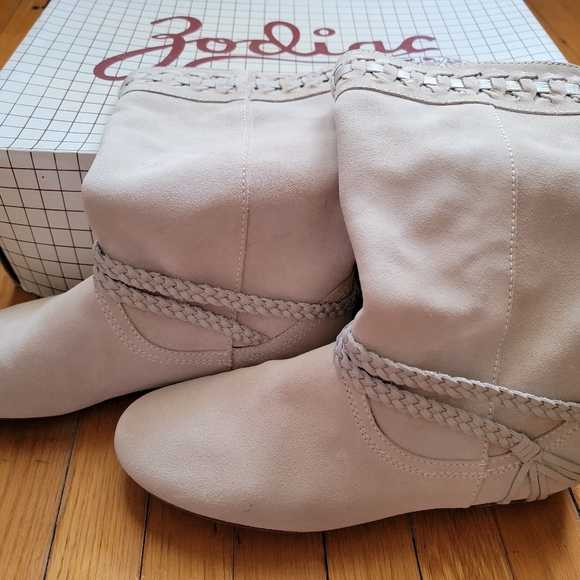 Zodiac USA Slouch Boot - Picture 3 of 7